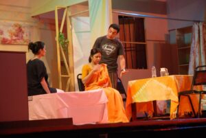 1. MNC Play-Bus Itna Sa Khwab 17.3.11-10