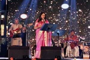 INDIA-CLUB-60th-ANNIVERSARY-CELEBRATIONS-WITH-PADHMASHREE-KAVITHA-KRISHNAMURTHY-8-scaled