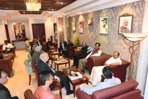 V.-Muraleedharan_s-Visit-to-India-Club-5